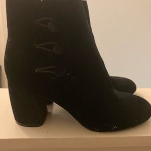 Nine West Women's NW7Khraine Black Velour Side Zip